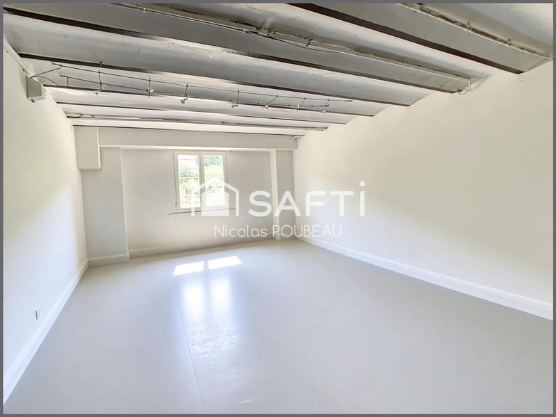 Maison - 240 m² - 9 pièces