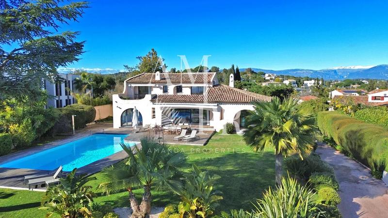 Villa - 253 m² - 7 pièces