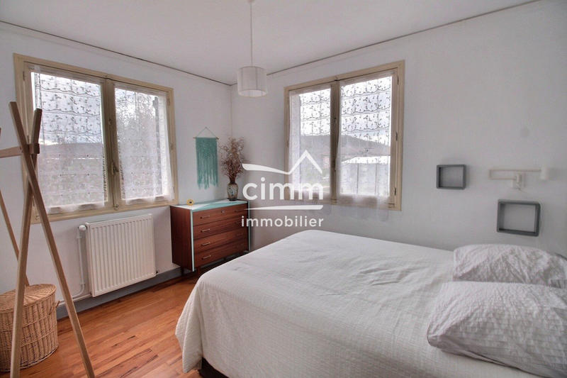 Maison traditionnelle - 64 m² - 5 pièces