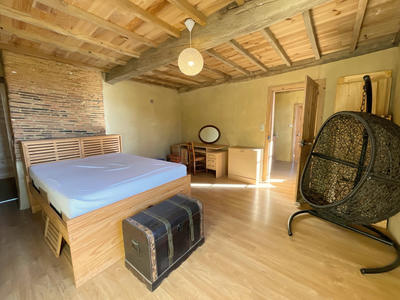 Maison - 235 m² - 9 pièces