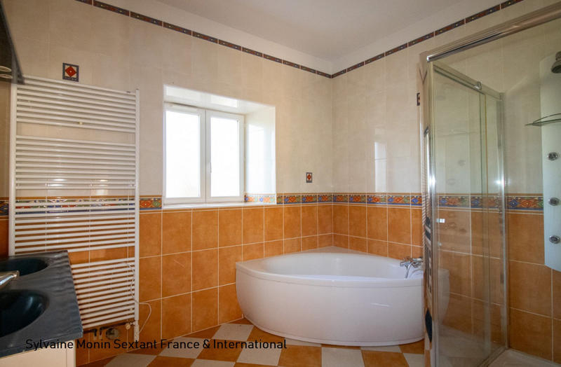 Maison - 400 m² - 14 pièces