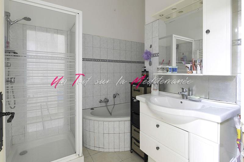 Appartement - 80 m² - 3 pièces