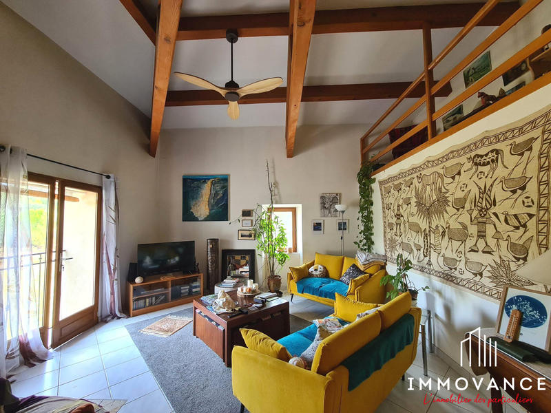 Appartement - 93 m² - 5 pièces