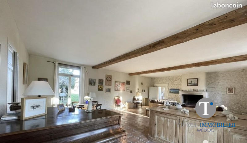 Maison - 431 m² - 9 pièces