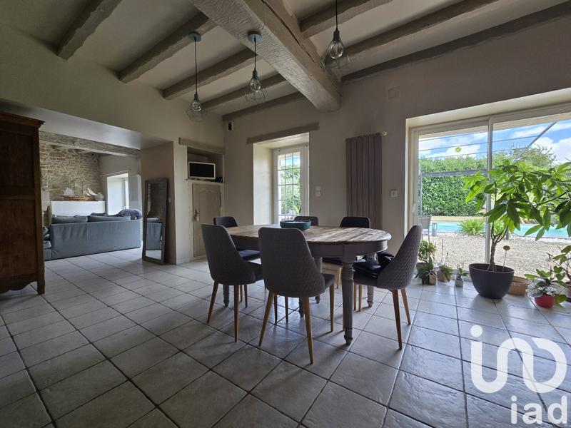 Maison - 208 m² - 9 pièces