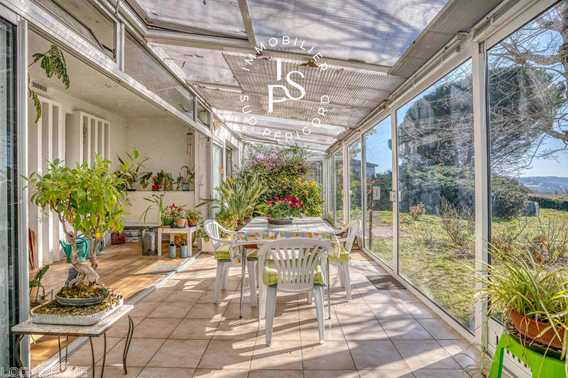 Maison - 203 m² - 6 pièces