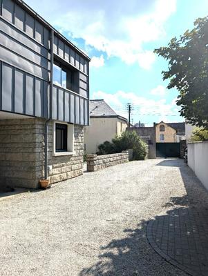 Maison - 340 m² - 10 pièces