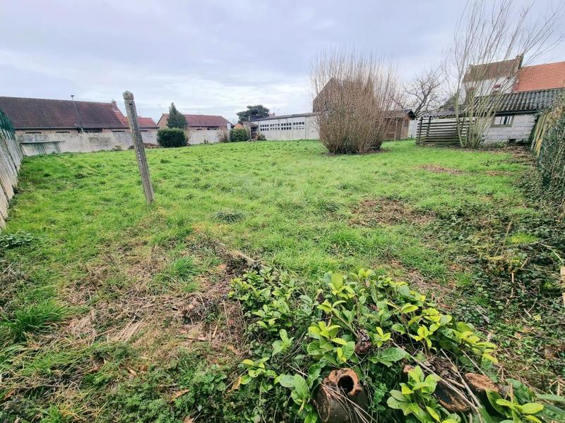 Terrain constructible - 803 m²
