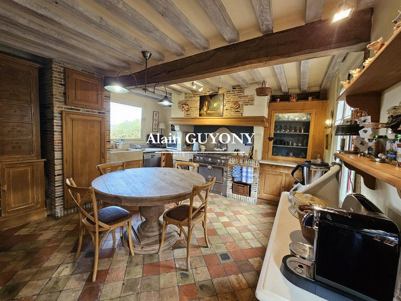 Maison ancienne - 222 m² - 8 pièces