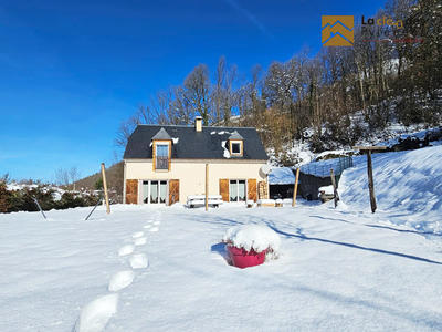 Maison - 140 m² - 6 pièces