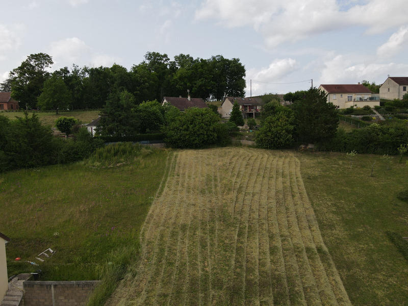 Terrain constructible - 1 300 m²