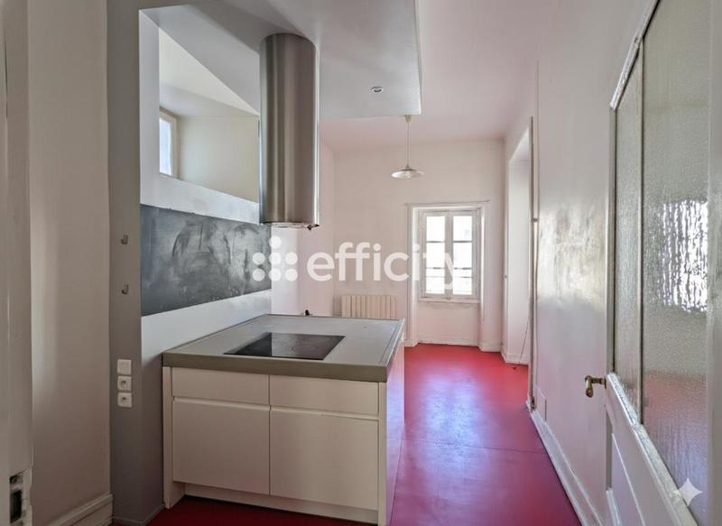 Appartement - 90 m² - 3 pièces