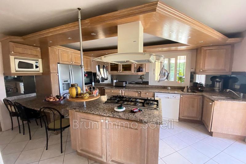 Maison - 180 m² - 6 pièces