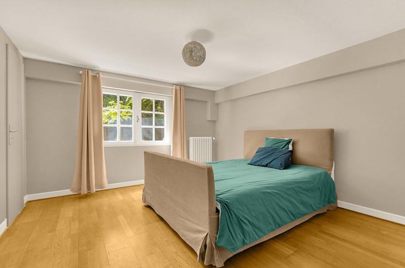 Maison - 235 m² - 8 pièces