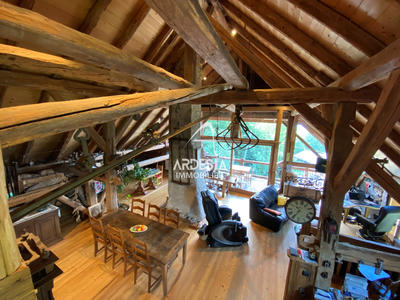 Maison - 250 m² - 8 pièces