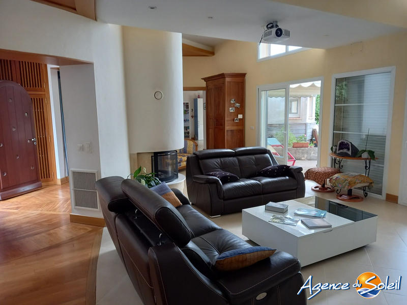 Villa - 326 m² - 10 pièces