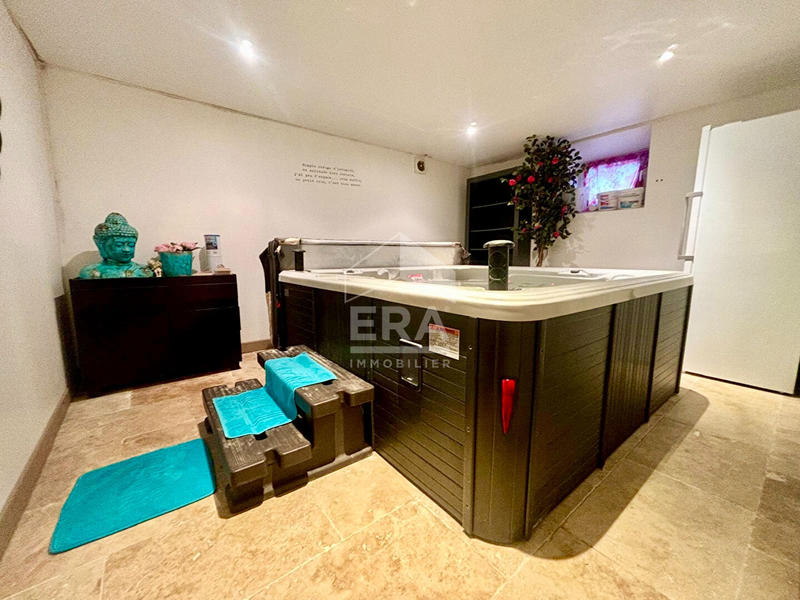 Maison - 186 m² - 6 pièces