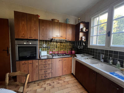 Maison traditionnelle - 174 m² - 8 pièces