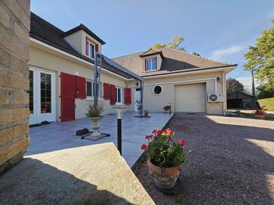 Maison ancienne - 285 m² - 8 pièces