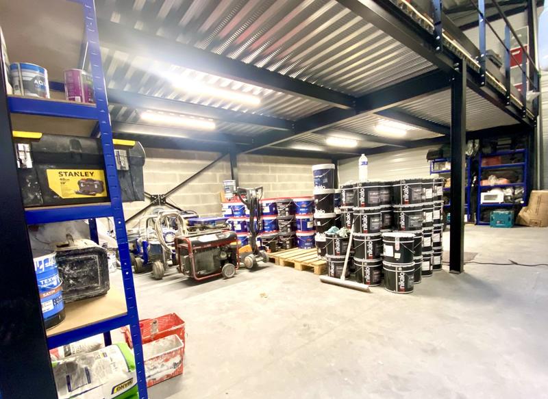 Local d'activités - 272 m² - 1 pièce