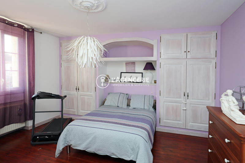 Maison - 207 m² - 6 pièces