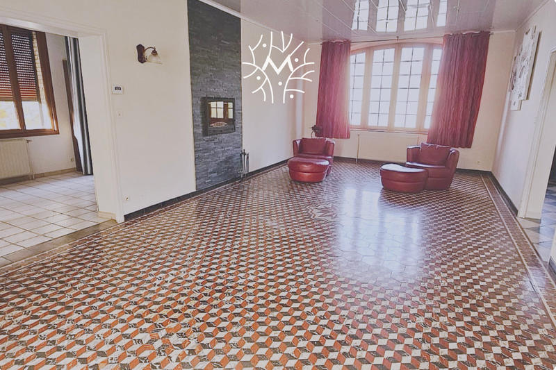 Maison - 208 m² - 9 pièces