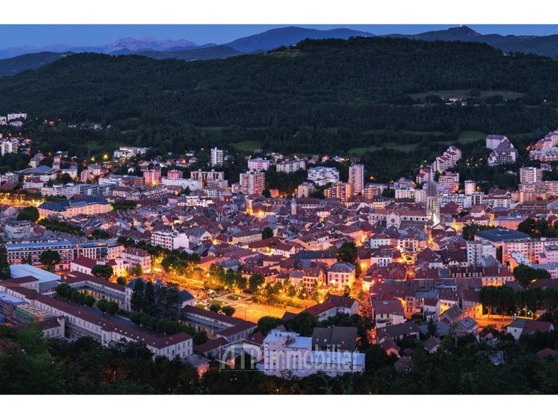 Appartement - 98 m² - 5 pièces