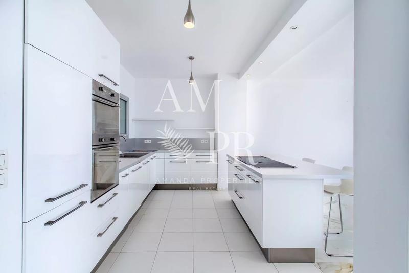 Villa sur toit - 165 m² - 4 pièces