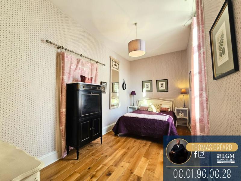 Château - 265 m² - 6 pièces