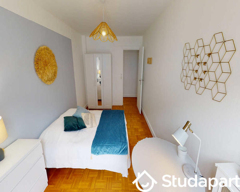 Chambre - 80 m² - 1 pièce