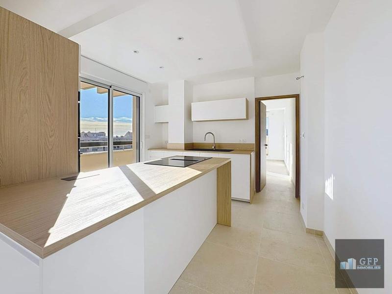 Appartement - 93 m² - 4 pièces