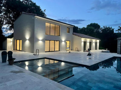 Villa - 223 m² - 8 pièces
