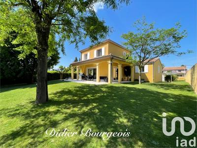 Maison - 185 m² - 8 pièces