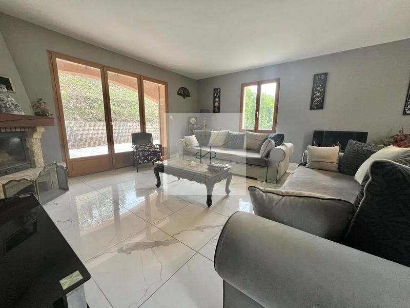 Maison - 124 m² - 6 pièces