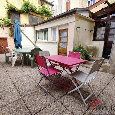 Maison - 180 m² - 7 pièces