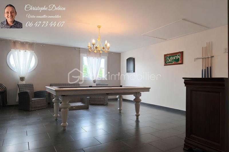 Pavillon - 199 m² - 7 pièces