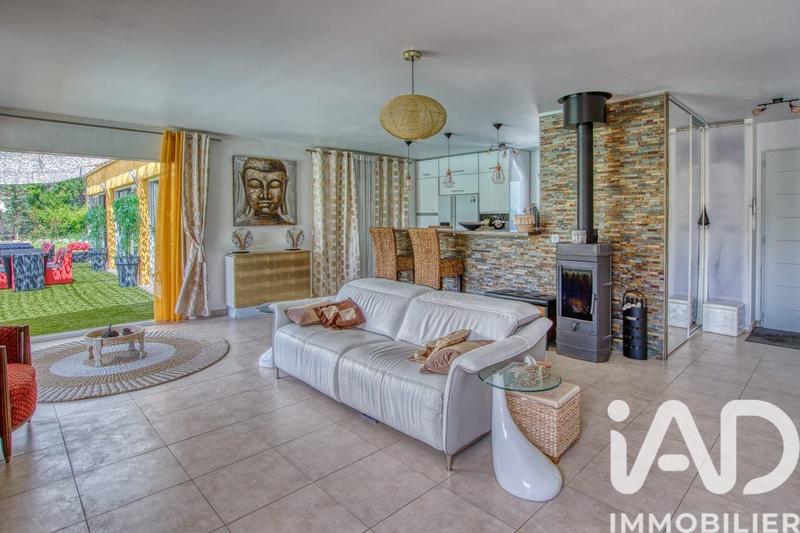 Maison - 240 m² - 8 pièces