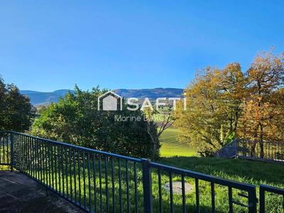 Maison - 207 m² - 11 pièces