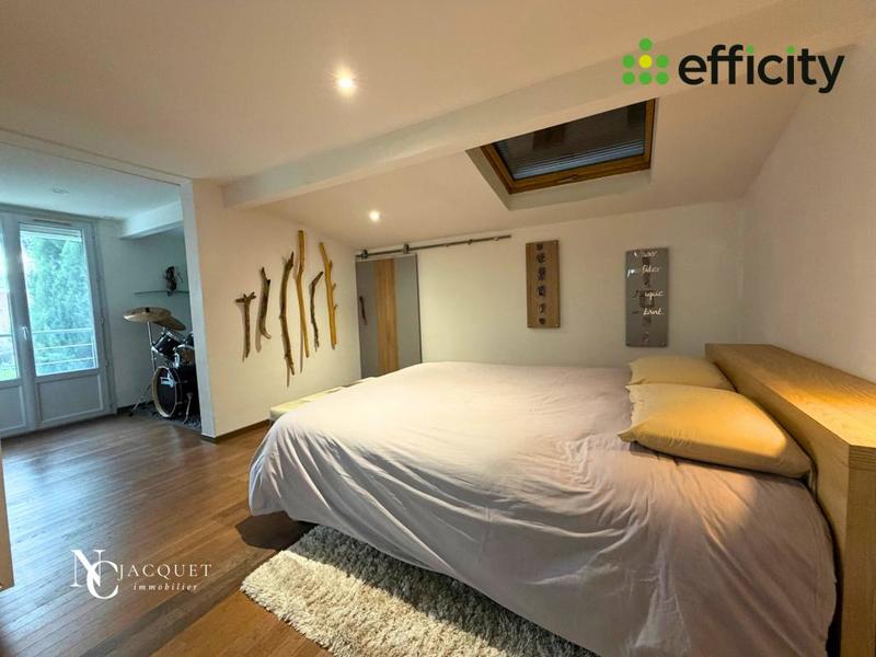 Villa - 200 m² - 8 pièces