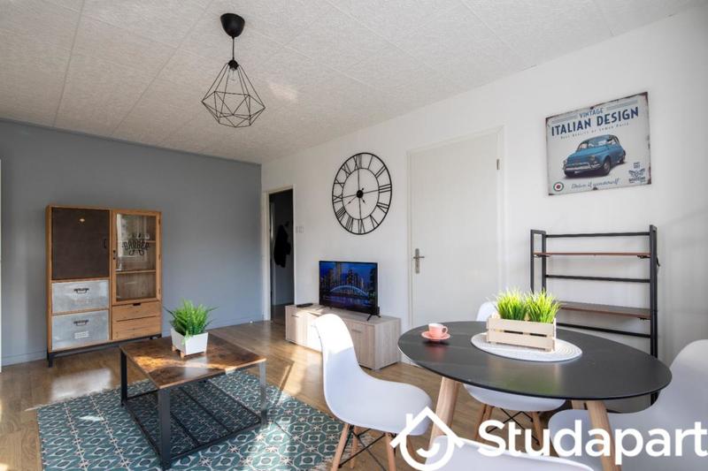 Chambre - 10 m² - 1 pièce