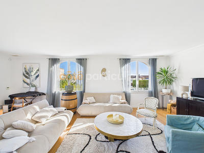 Maison - 225 m² - 10 pièces