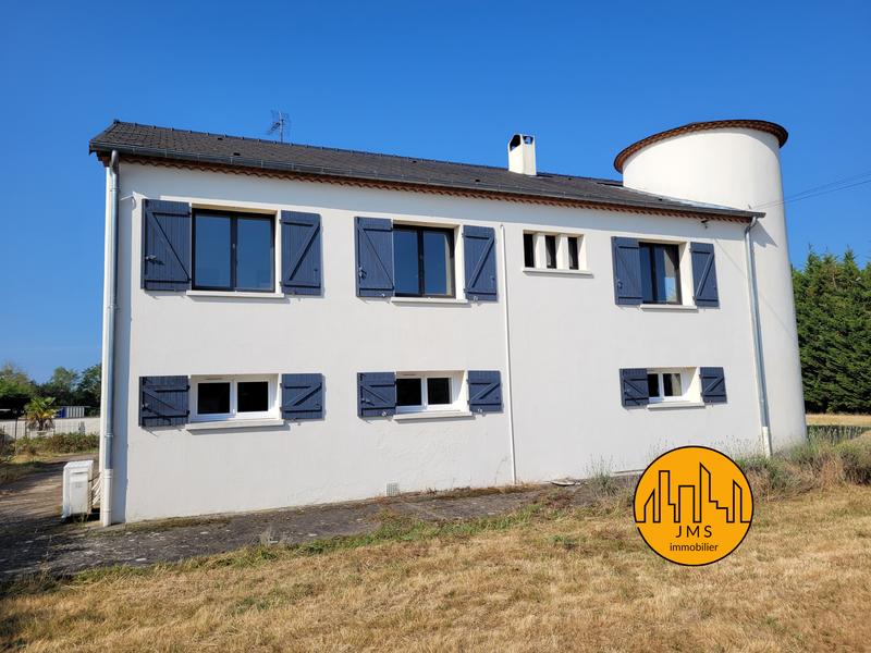 Maison - 240 m² - 8 pièces