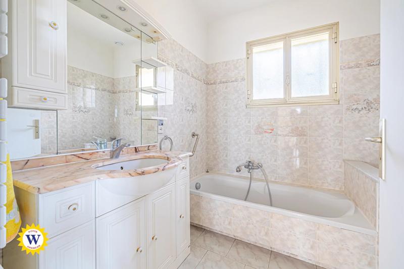 Villa - 211 m² - 7 pièces