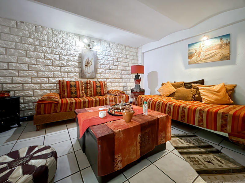 Maison - 355 m² - 12 pièces