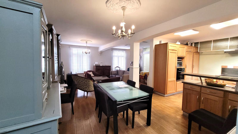 Appartement - 122 m² - 5 pièces