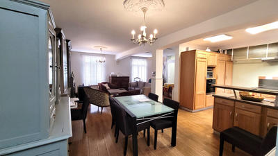 Appartement - 122 m² - 5 pièces