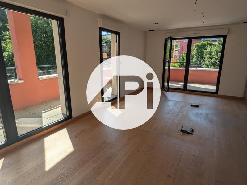 Local commercial - 375 m² - 12 pièces