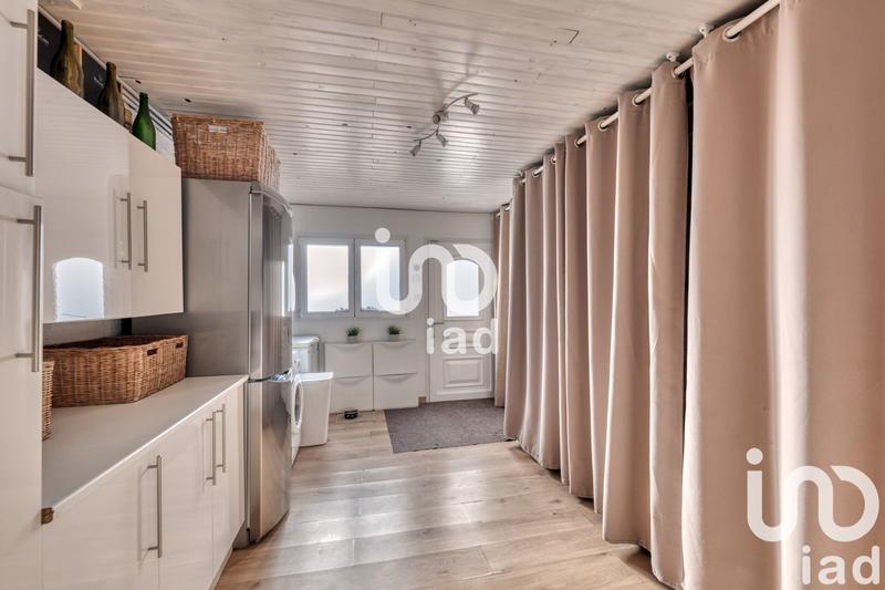 Maison - 237 m² - 8 pièces