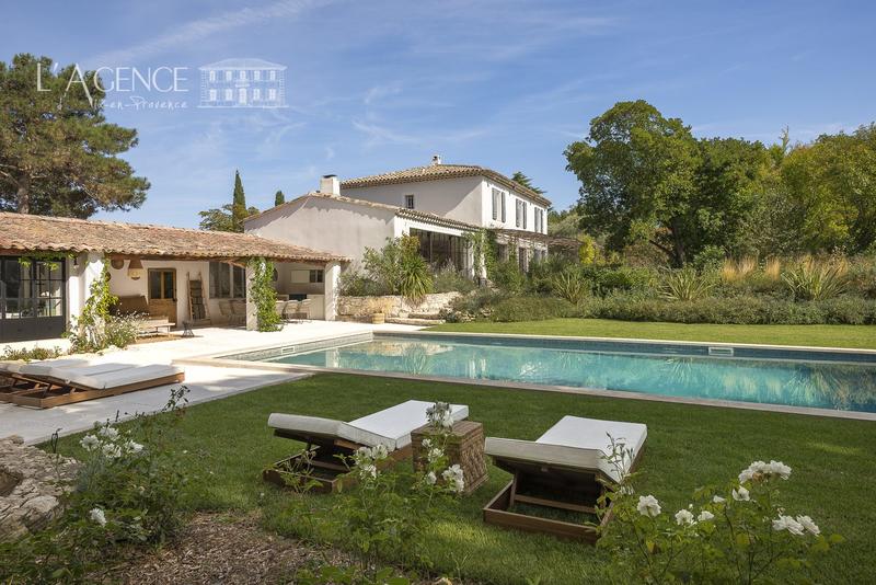 Maison - 380 m² - 9 pièces