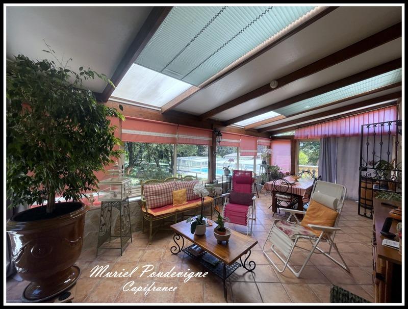 Maison - 212 m² - 8 pièces